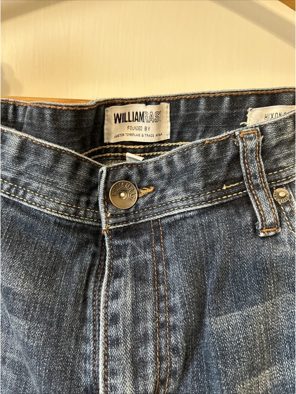William Rast Hixon Striaght Jeans Mens 36x32 Medium Wash Distressed - Picture 2 of 10